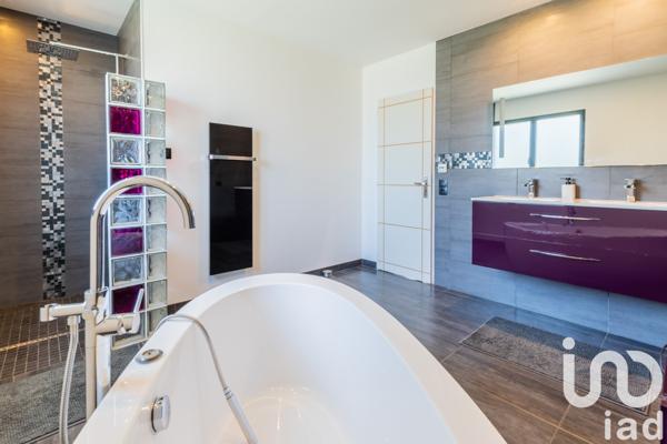 Maison à vendre 6 pièces 195 m² Breuillet