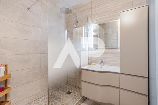 CHAVILLE La Pointe - Appartement en parfait état 470 000 € **  - Référence  685-S