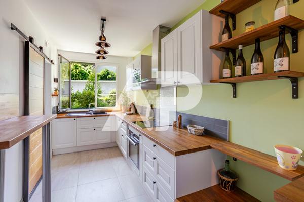 CHAVILLE La Pointe - Appartement en parfait état 470 000 € **  - Référence  685-S