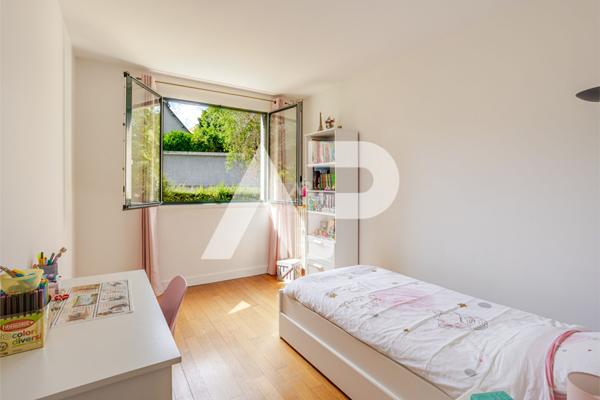 CHAVILLE La Pointe - Appartement en parfait état 470 000 € **  - Référence  685-S