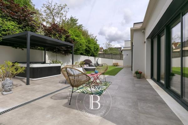 Villiers-sur-Orge, Maison 4 Chambres -  235 m² à vendre