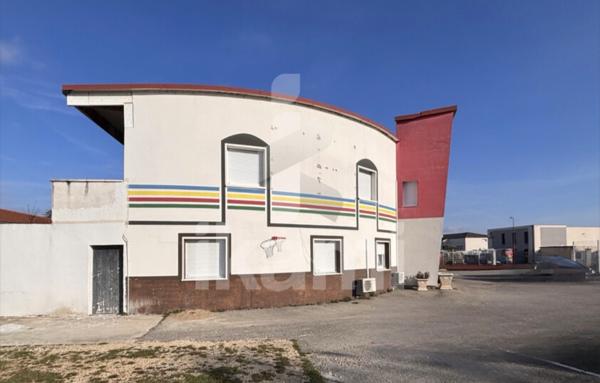 Local D'activité de 730 m²