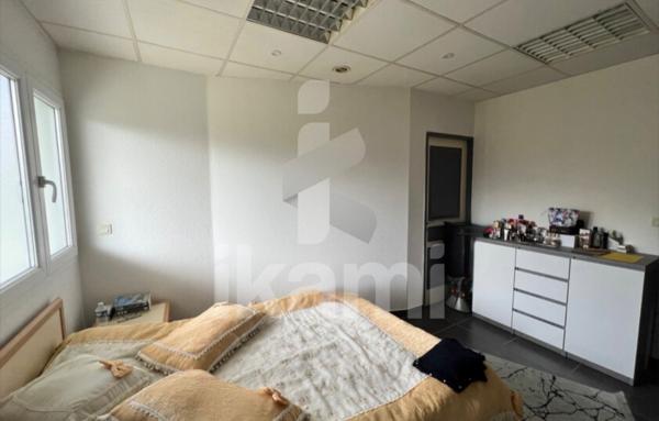 Local D'activité de 730 m²