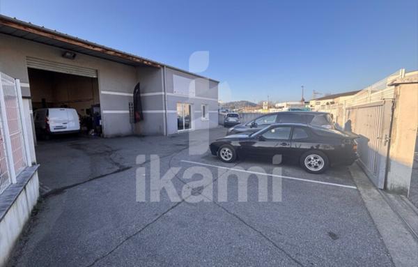 Local D'activité de 730 m²