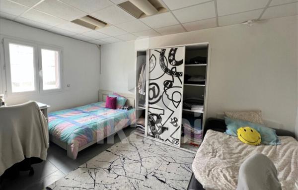 Local D'activité de 730 m²