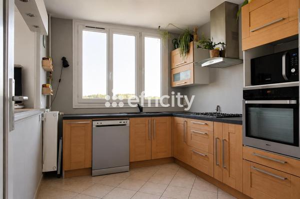 Appartement
         3 pièces
        - 69 m² Exclusivité 185 000 € *