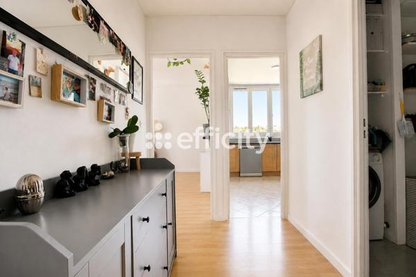 Appartement
         3 pièces
        - 69 m² Exclusivité 185 000 € *