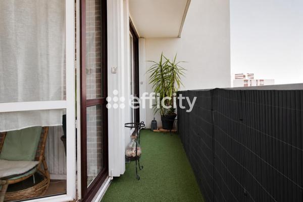 Appartement
         3 pièces
        - 69 m² Exclusivité 185 000 € *
