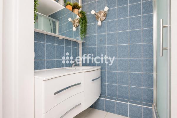 Appartement
         3 pièces
        - 69 m² Exclusivité 185 000 € *