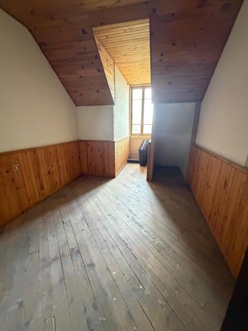 Appartement à CUZIEU, 42330 - 7 pièces 136m²