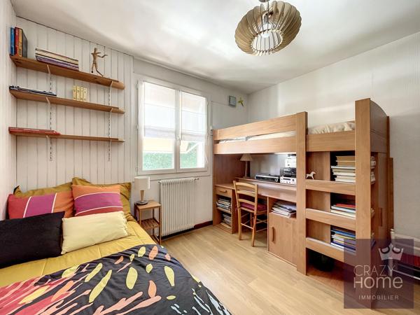 Maison
                                                                                                                                                                                                                                                                                                                        5 pièce(s)                                                                                                                                                                                                          4 chambre(s)                                                                                                                                                                                                          110  m²