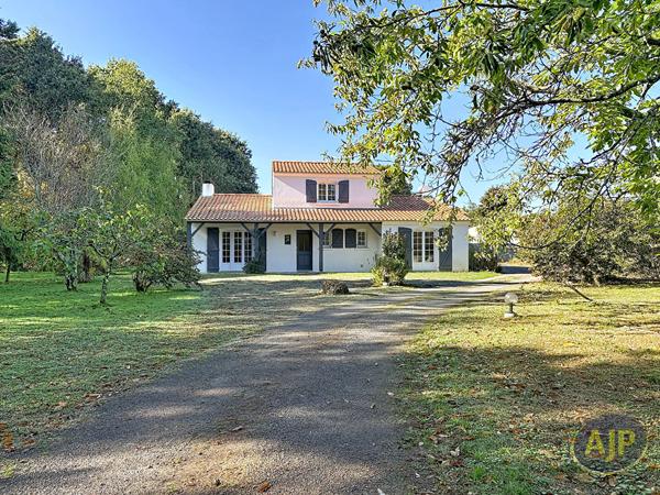 Maison à vendre Challans - 6 pièces, 136m² avec 4 chambre(s) à 310 000€ - AJP Immobilier Challans