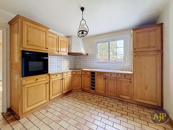 Maison à vendre Challans - 6 pièces, 136m² avec 4 chambre(s) à 310 000€ - AJP Immobilier Challans