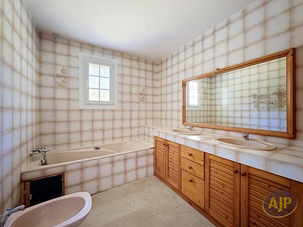 Maison à vendre Challans - 6 pièces, 136m² avec 4 chambre(s) à 310 000€ - AJP Immobilier Challans