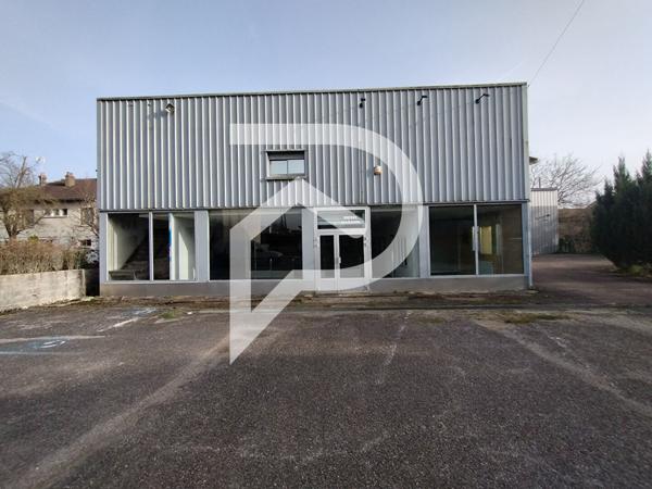 Local commercial 5 pièces 1047 m2