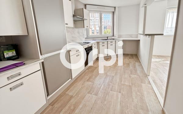 Appartement à louer    3 pièces • 83 m2 Calais