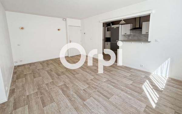 Appartement à louer    3 pièces • 83 m2 Calais