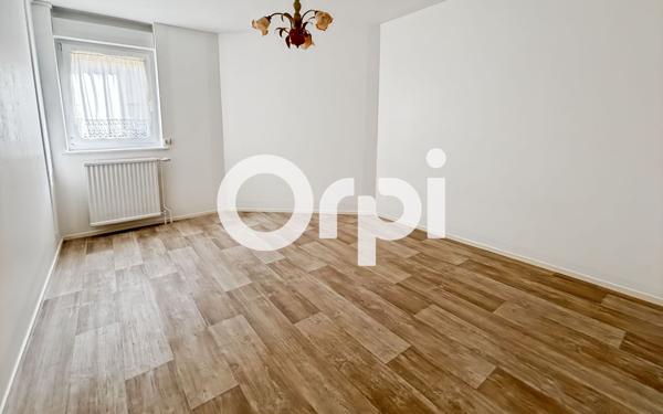 Appartement à louer    3 pièces • 83 m2 Calais