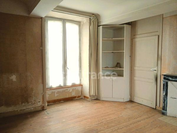 À vendre – Ancien presbytère à réinventer, 10 min de Vire Normandie.