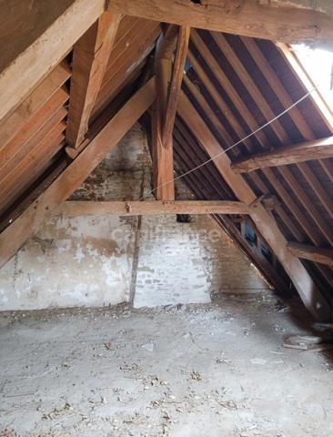 À vendre – Ancien presbytère à réinventer, 10 min de Vire Normandie.