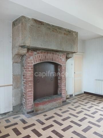 À vendre – Ancien presbytère à réinventer, 10 min de Vire Normandie.
