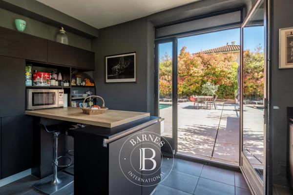 Massieux, Maison de village 3 Chambres -  221 m² à vendre