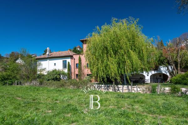 Massieux, Maison de village 3 Chambres -  221 m² à vendre