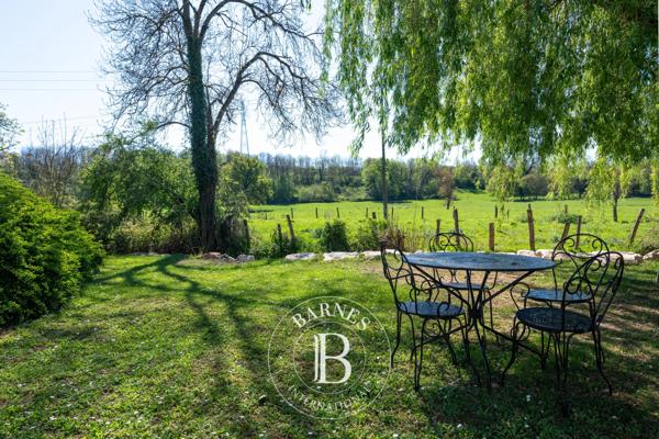 Massieux, Maison de village 3 Chambres -  221 m² à vendre