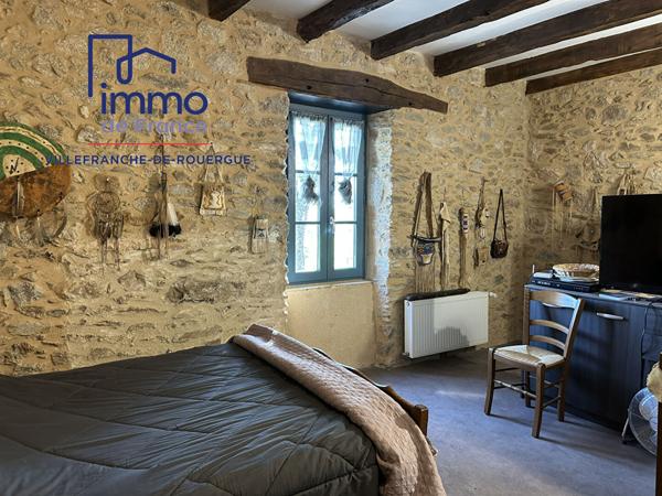 Corps de ferme La Salvetat Peyrales 128 m², 3 ch, grange, hangar sur 18 881 m² de terrain