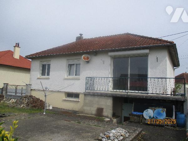 A EPPEVILLE (80400),  Une maison d'habitation  sur sous sol , de plain pied