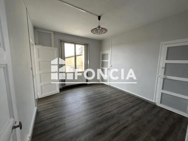 Location Maison 4 pièces 108 m² - 121 AVENUE CAMILLE PAGE Chatellerault 86100