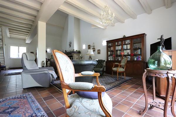 Vaste propriété de 225m² habitables sur terrain de 1919 m² arboré et paysagé - 5 chambres