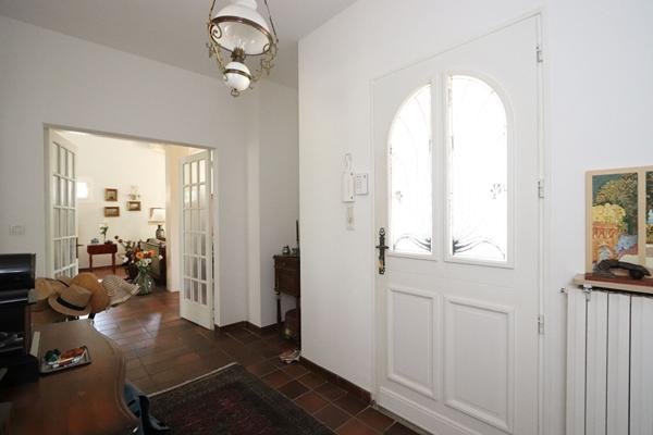 Vaste propriété de 225m² habitables sur terrain de 1919 m² arboré et paysagé - 5 chambres