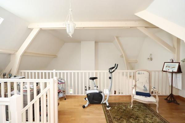 Vaste propriété de 225m² habitables sur terrain de 1919 m² arboré et paysagé - 5 chambres