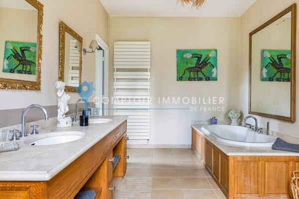 Propriete
                                                                                                                                                                                                                                                                                                                        25 pièce(s)                                                                                                                                                                                                          20 chambre(s)                                                                                                                                                                                                          1000  m²