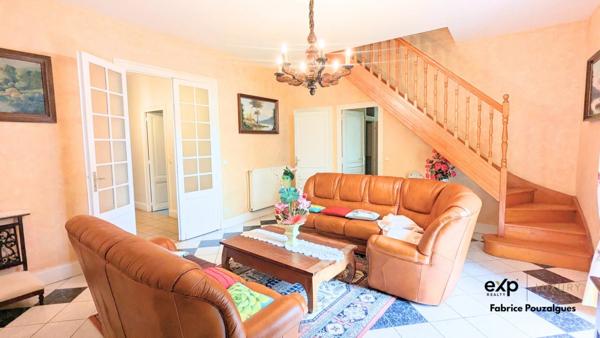 Maison de caractère avec appartement indépendant et jardin soigné