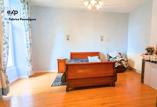 Maison de caractère avec appartement indépendant et jardin soigné