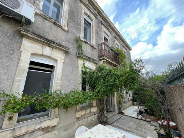 MAISON DE MAITRE ENV 128M² HABITABLES 3 CHAMBRES ET COUR