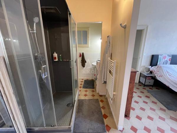 MAISON DE MAITRE ENV 128M² HABITABLES 3 CHAMBRES ET COUR