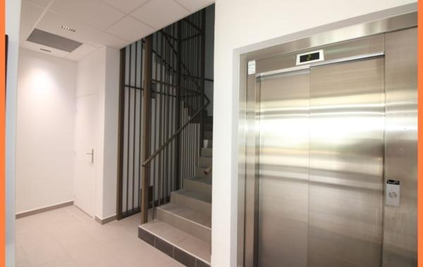 Vente Local commercial Traversant neuf Montluel   