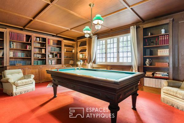 Belle bâtisse en pierre au coeur d’un parc arboré avec piscine