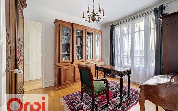 Appartement à vendre    6 pièces • 121,27 m2 Châtillon