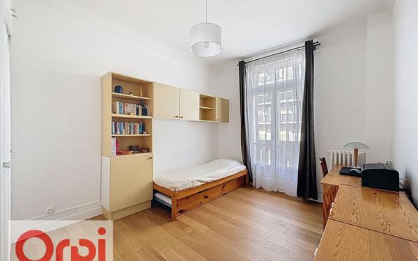 Appartement à vendre    6 pièces • 121,27 m2 Châtillon