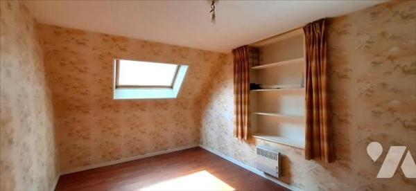 IMMEUBLE A USAGE MIXTE EQUEURDREVILLE : BOULANGERIE + APPARTEMENT T4 AU-DESSUS