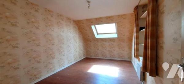 IMMEUBLE A USAGE MIXTE EQUEURDREVILLE : BOULANGERIE + APPARTEMENT T4 AU-DESSUS