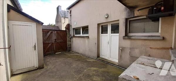 IMMEUBLE A USAGE MIXTE EQUEURDREVILLE : BOULANGERIE + APPARTEMENT T4 AU-DESSUS