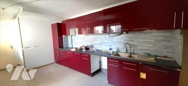 IMMEUBLE A USAGE MIXTE EQUEURDREVILLE : BOULANGERIE + APPARTEMENT T4 AU-DESSUS