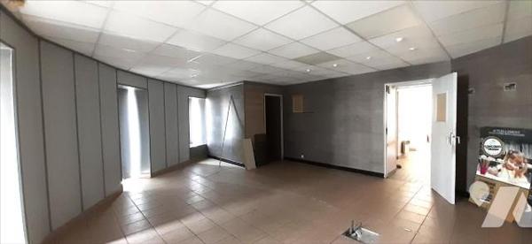 IMMEUBLE A USAGE MIXTE EQUEURDREVILLE : BOULANGERIE + APPARTEMENT T4 AU-DESSUS