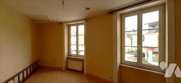 IMMEUBLE A USAGE MIXTE EQUEURDREVILLE : BOULANGERIE + APPARTEMENT T4 AU-DESSUS