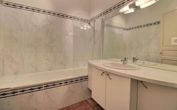 Maison à louer    7 pièces •  Saint-Sulpice-la-Pointe